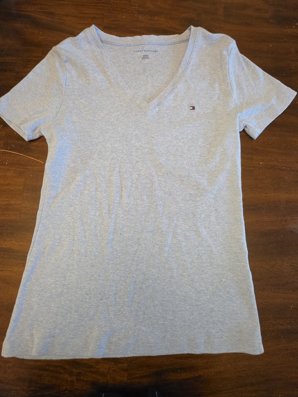 Tommy Hilfiger Women's V-Neck T-Shirt Grey Heather Size Medium Short Sleeve